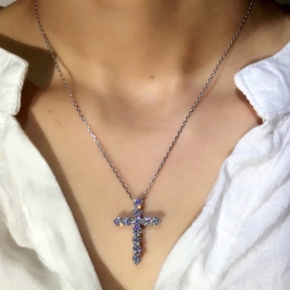 COPY - *NEW*Cross 18K White Gold Diamond Necklace - Picture 3 of 4